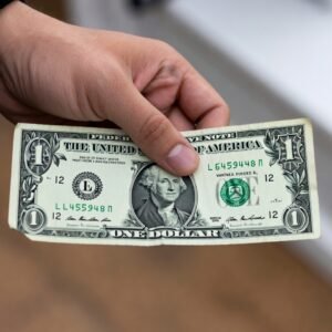Mecanismos de Proteção Cambial: Como as Empresas Usam o Hedge Financeiro no Dia a Dia